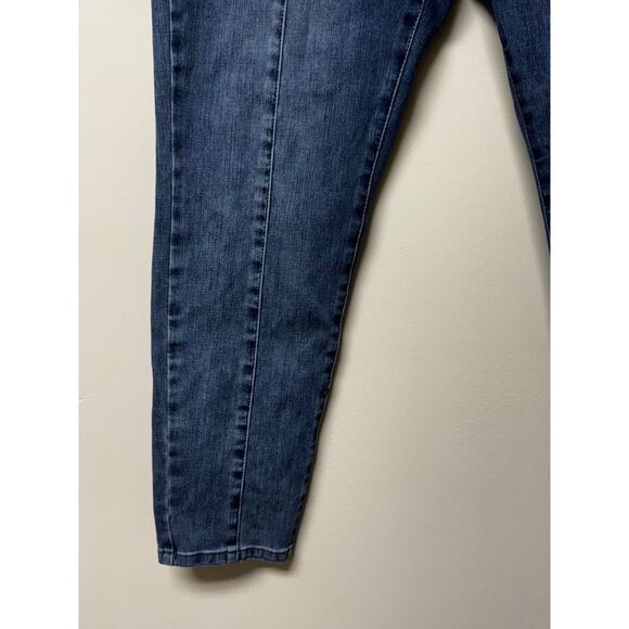 SOFT SURROUNDINGS Ultimate Pull-On Jeans Front Seam Detail, Sz L - Picture 3 of 6
